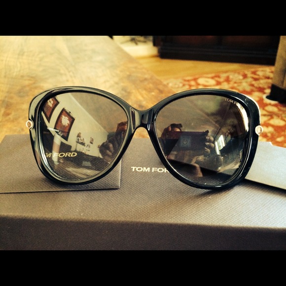 Tom Ford "Linda" sunnies!!