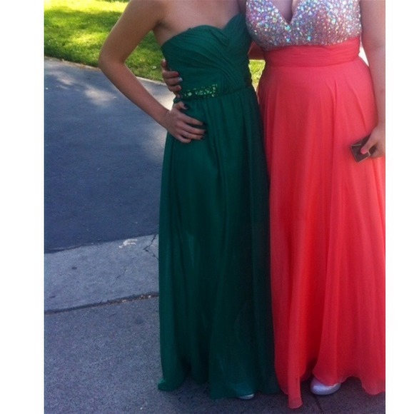 Strapless emerald green ball/prom dress