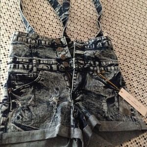 New acid wash highwaist jeans with removable strap