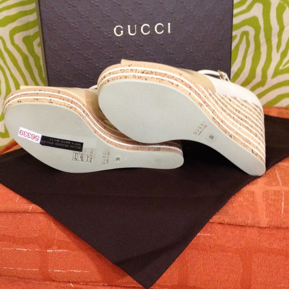 MARKED DOWN!!! New in box Gucci neutral wedge - Picture 2 of 4
