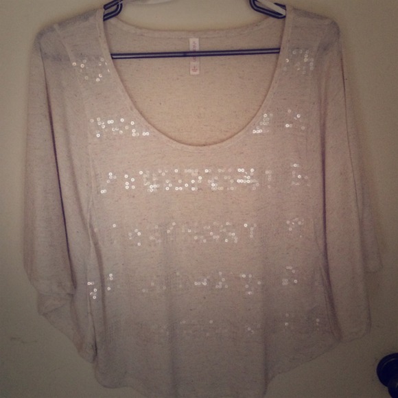 Cream top with sequins - Picture 1 of 2