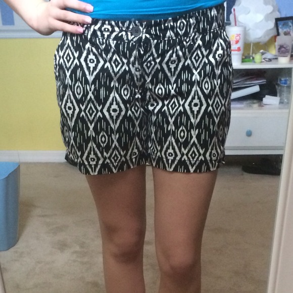 Old Navy Size 6 Aztec Shorts