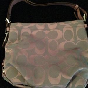 PRICE REDUCED! 🎈🎉Authentic Coach handbag!