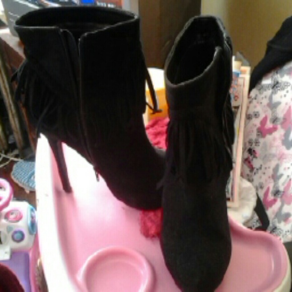 Black boots
