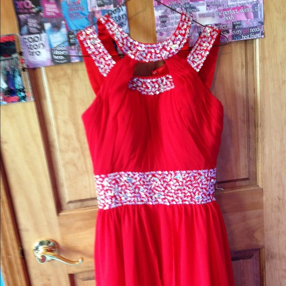 perfect red sparkle prom dress - Picture 2 of 3