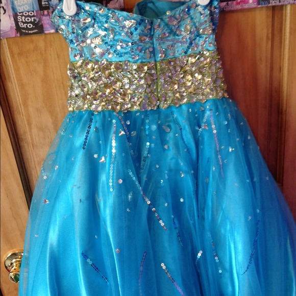 Blue sparkle homecoming dress - Picture 2 of 2