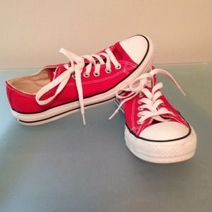 Converse in Red