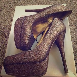 Steve Madden glittery pumps