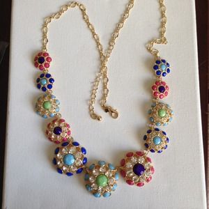 Putting on the ritz graduated necklace cupcake