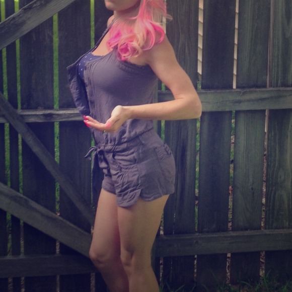 Adorable grey romper - Picture 1 of 3