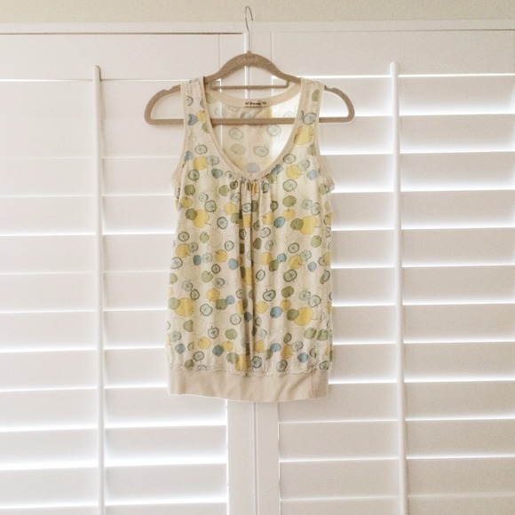 Forever 21 cute apple tank