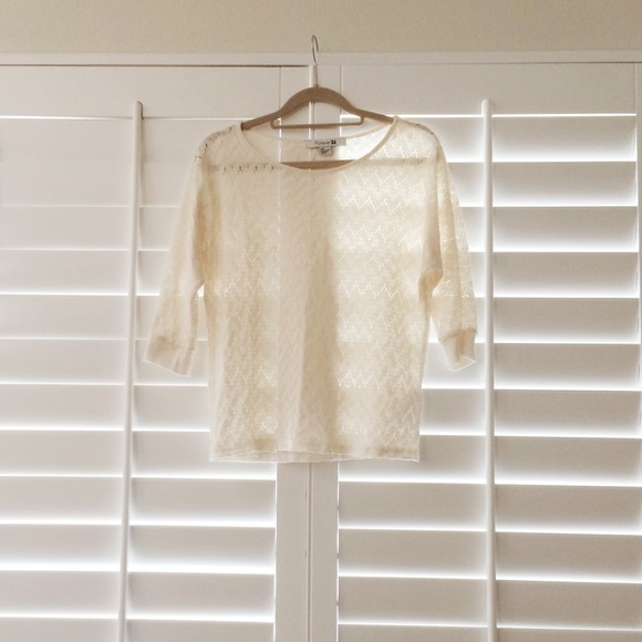 Cream Lace 3/4 sleeve top
