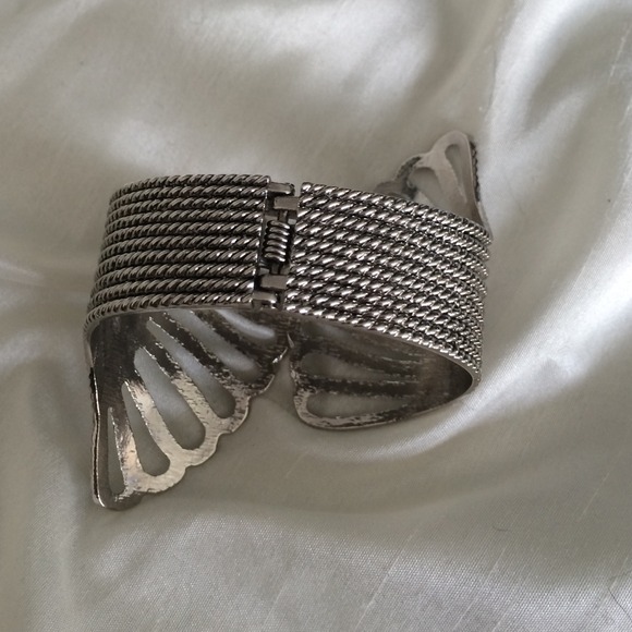 Silver Cuff - Picture 4 of 4