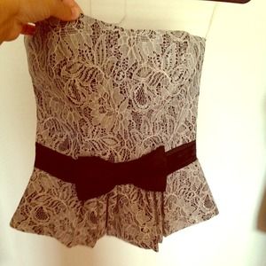 Grey lace strapless top 💕