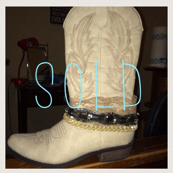 Coconut Cowboy Boots From the Buckle!