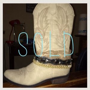 Coconut Cowboy Boots From the Buckle!