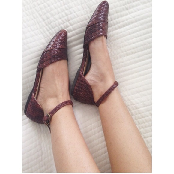 ✋Sold !! Basket Weave Flats✋ - Picture 4 of 4