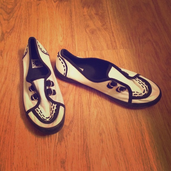 💙White TUK Shoes💙