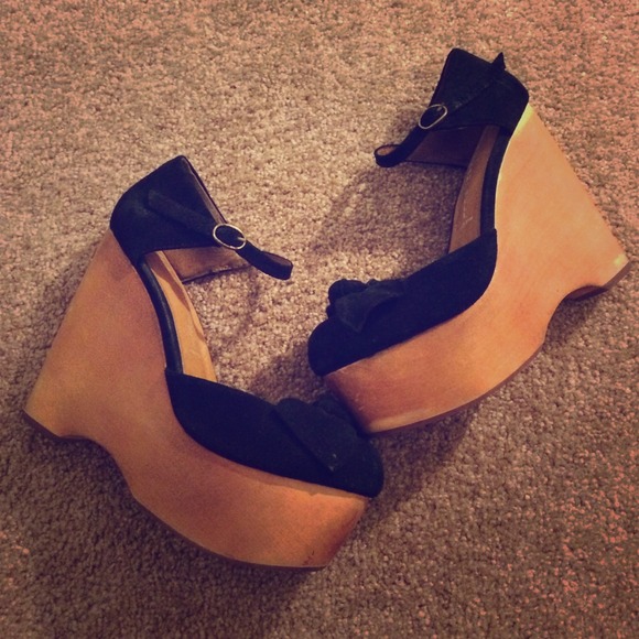 Jeffrey Campbell Shoes - Weekend Sale🎉🎉 JC wedges size 8