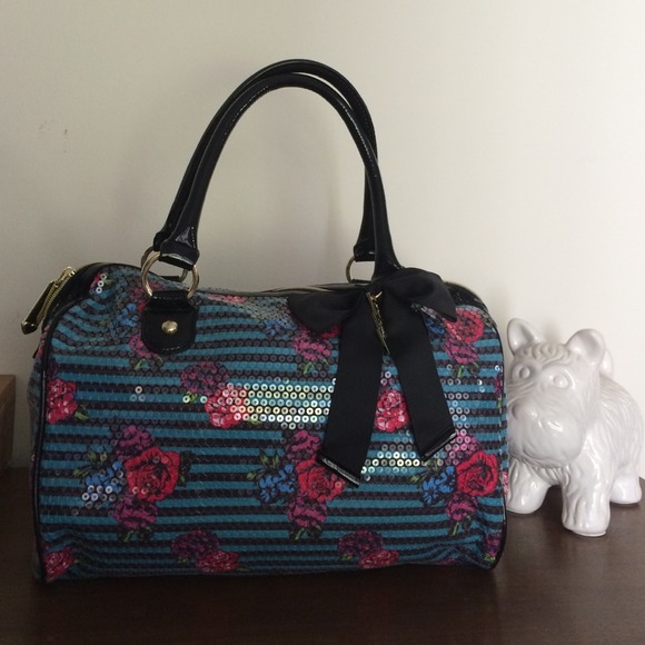 Betsey Johnson Handbags - 💥SALE💥 💋Betsey Johnson Sequin Satchel💋