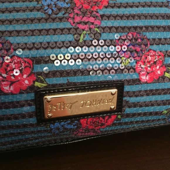 💥SALE💥 💋Betsey Johnson Sequin Satchel💋 - Picture 3 of 4