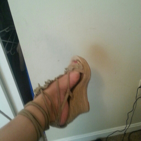 Price drop..High wedge string heels - Picture 2 of 4