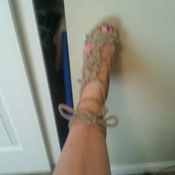 Price drop..High wedge string heels - Picture 4 of 4