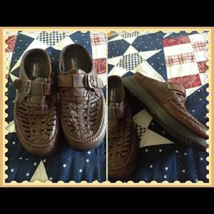 Brown leather slides... Size 8