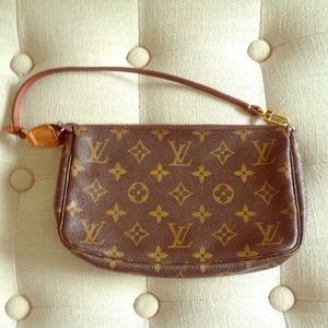 Authentic Louis Vuitton Pouchette