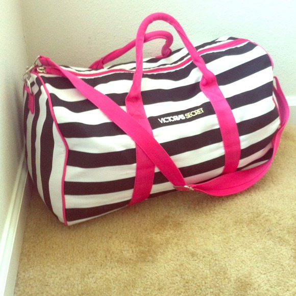 ❤️PM Editor's Pick❤️Victoria's Secret Duffle