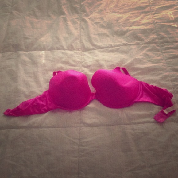 Victorias Secret Dream Angel Fuschia Demi Bra.