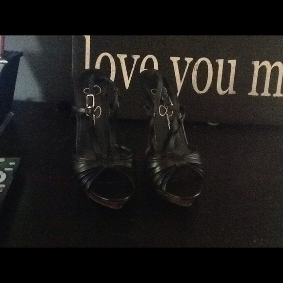 Jessica Simpson , STRAPY sandals.