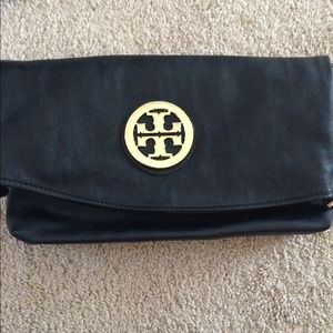 Black cross body purse