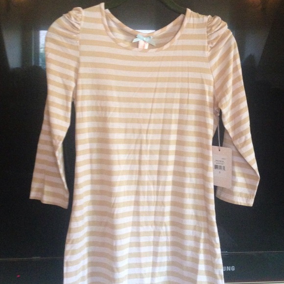 Cream and white stripe 3/4 length sleeve tee