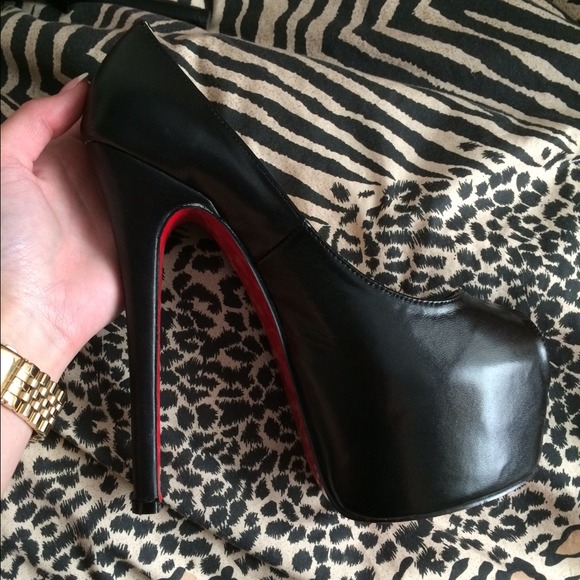 Red bottoms inspiring louboutin sexy heels