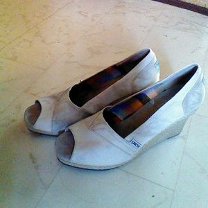 Toms wedges