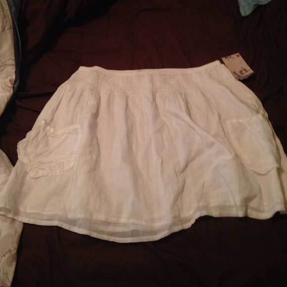Lei smocked waist skirt