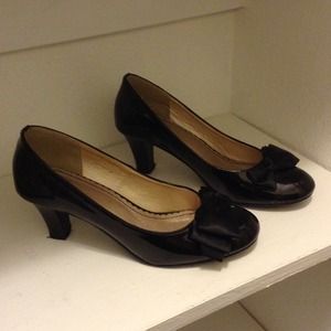 Black Patent Pumps with bow