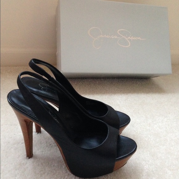 Jessica Simpson Platform Heels. SIZE 6