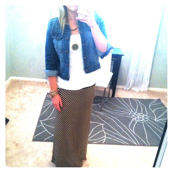 BUNDLED Maxi skirt Black and beige diagonal stripe