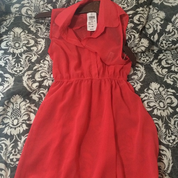 Windsor coral dress $3 for @annie44