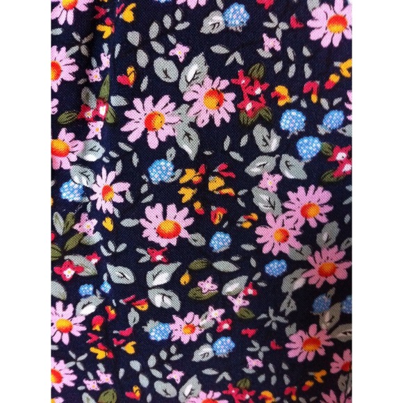 Floral button up tie crop top - Picture 3 of 4