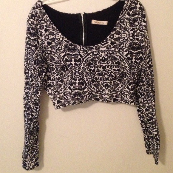 NEVER WORN patterned crop top!