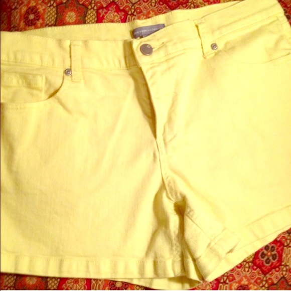 LAST CHANCE! 🌼 yellow shorts