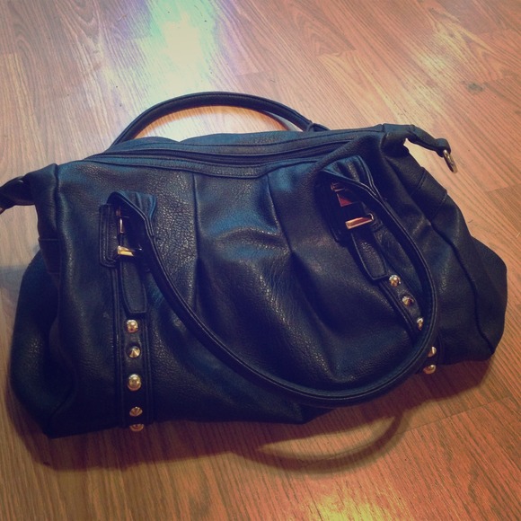 ❌SOLD😘❌Black purse with studs▪️▫️▪️▫️