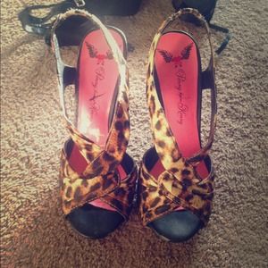 Cheetah peep toed heels