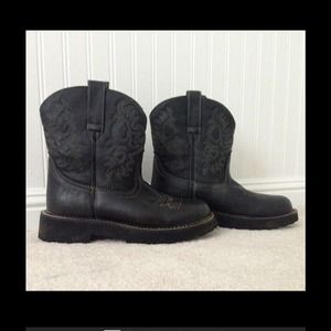HOLD @ wildkatt07. Women's Ariat boots