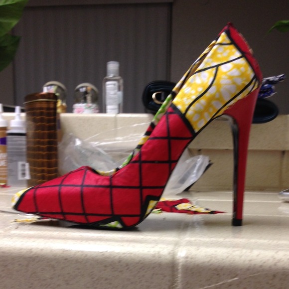 Shoes - Picture 1 of 3