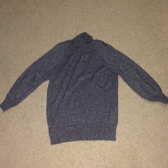 turtleneck - Picture 1 of 2