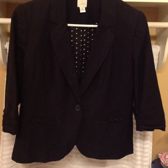 Adorable fitted blazer!